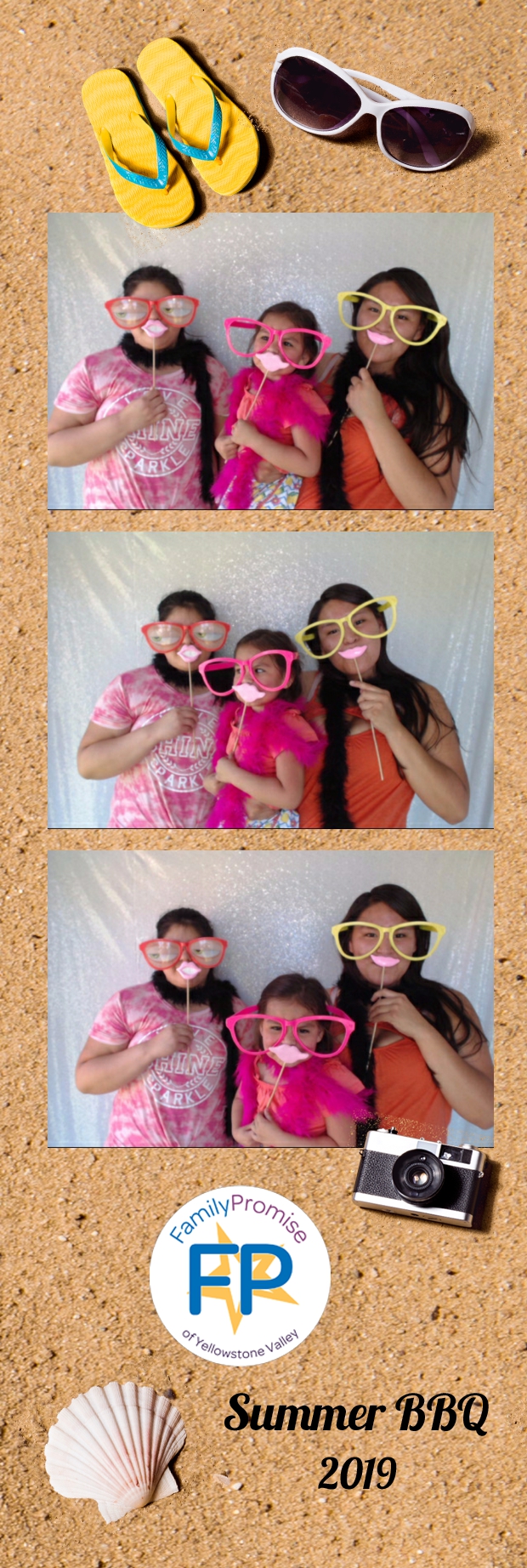 Family BBQ | View more photos from the event at gallery.photoboothbillings.com/u/PhotoBoothBillings/Family-BBQ